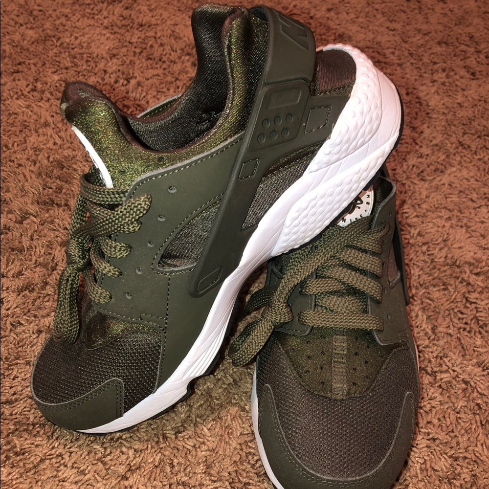 Nike green Huarache